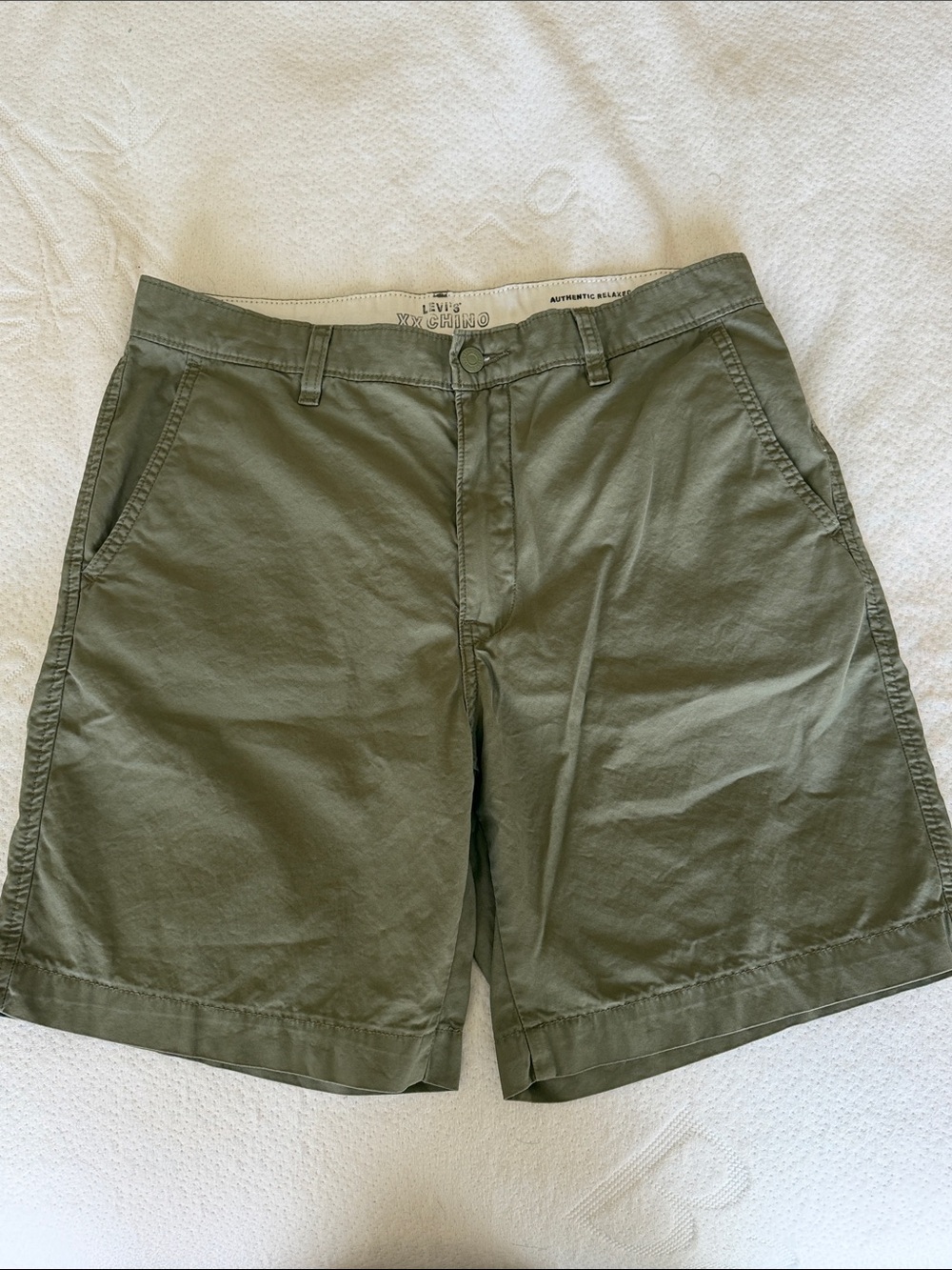 Levi's Men's Olive Utility Flat Front Shorts